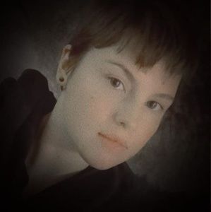 Meet your Posher, Naomi